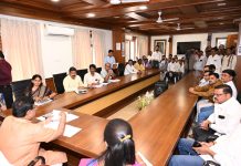 पोंभुर्णा तालुक्यातील रेती आणि घरकुलाचा प्रश्न लवकरच मार्गी लावण्यात येईल, आमदार मुनगंटीवार यांनी व्यक्त केला विश्वास